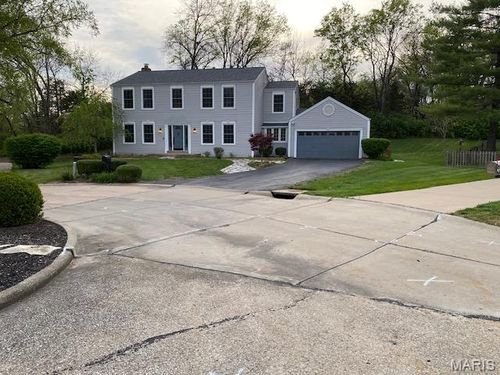 88 Honey Ridge Ct, Saint Charles, MO, 63304-7263 | Card Image