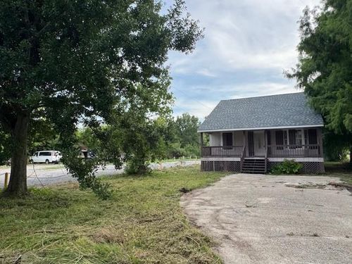 201 W 194th St, Galliano, LA, 70354-3835 | Card Image