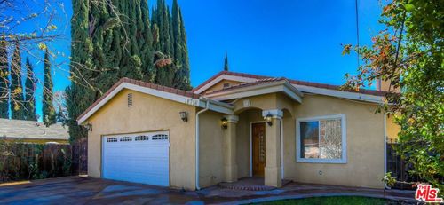18718 Lanark St, Reseda, CA, 91335 | Card Image