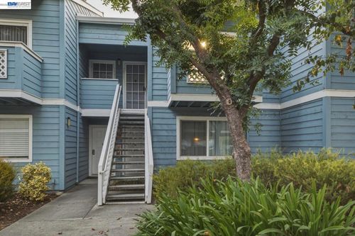 1511 Four Oaks Cir, San Jose, CA, 95131-2646 | Card Image