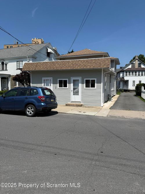 124 Delaware Ave, Olyphant, PA, 18447-1518 | Card Image