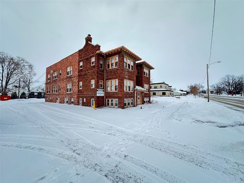 1630 1st Ave Ne, Cedar Rapids, IA, 52402-5488 | Card Image