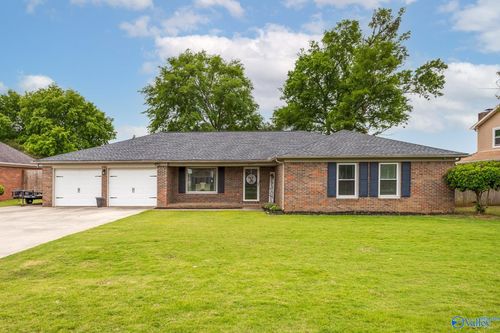2205 Victoria Drive Sw, Decatur, AL, 35603 | Card Image