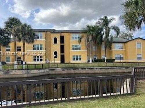 apt-1928-4518 Commander Dr, ORLANDO, FL, 32822-3633 | Card Image