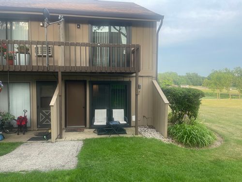 apt-5-64 Aspen Colony, Fox Lake, IL, 60020-1127 | Card Image