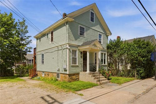 2-629 Thames St, Newport, RI, 02840-6705 | Card Image