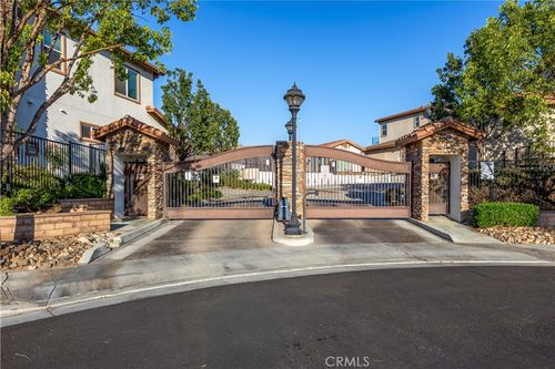 556 Via Pueblo, Riverside, CA, 92507-7710 | Card Image