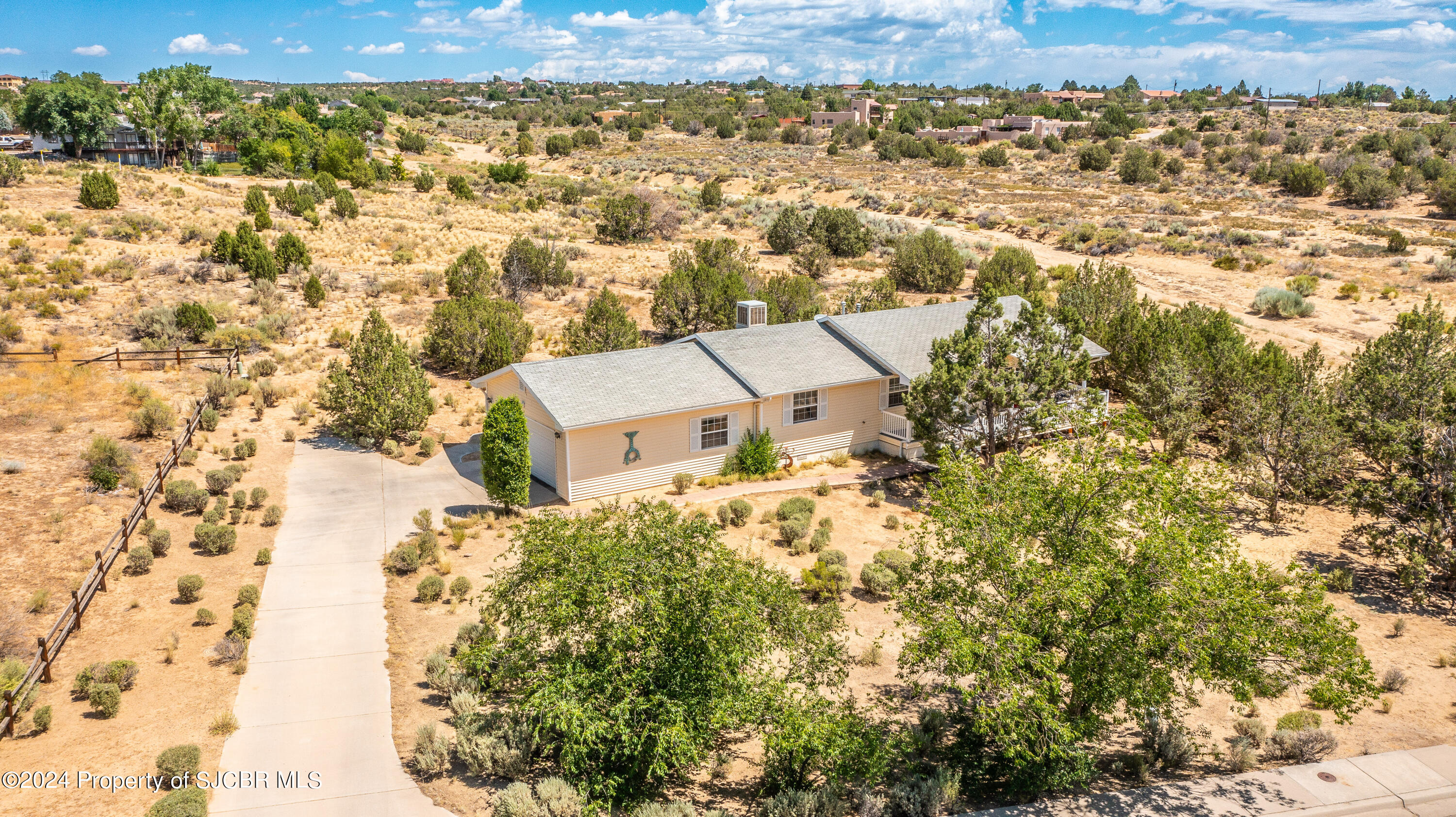 Crestwood Dr, Farmington, NM 87402