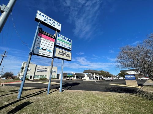 809 Gallagher Dr, Sherman, TX, 75090-3111 | Card Image