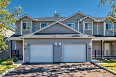 246 Taracove Pl Ne, Home with 3 bedrooms, 2 bathrooms and 2 parking in Calgary AB | Image 2