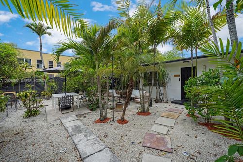 2-725 Middle St, Fort Lauderdale, FL, 33312-7106 | Card Image
