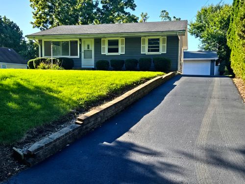682 Dickie Ave, Elgin, IL, 60120-8504 | Card Image
