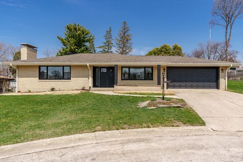 3618 Belvoir Dr, Rockford, IL, 61107-3527 | Card Image
