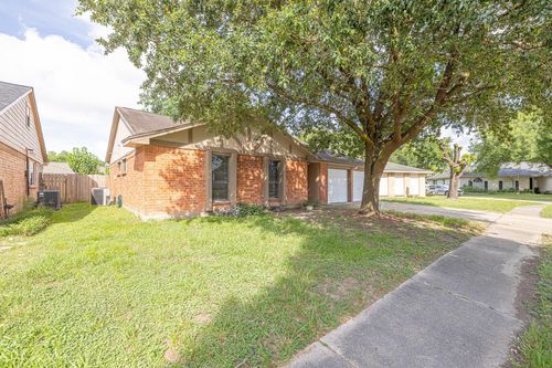11815 Spruce Mountain Dr, Houston, TX, 77067-1825 | Card Image