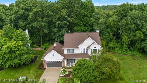 3066 Waldon Park Dr, Orion, MI, 48359-1336 | Card Image