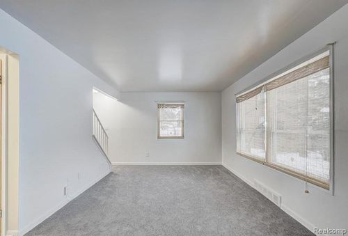 6958 Town Ln, Dearborn Heights, MI, 48127-2620 | Card Image