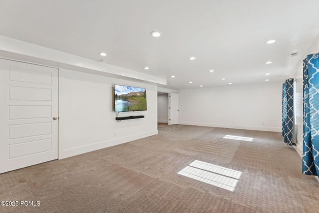 415 E 360, House other with 6 bedrooms, 4 bathrooms and null parking in Midway UT | Image 35
