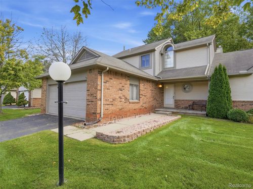 32837 Chapman Circle, Westland, MI, 48185 | Card Image