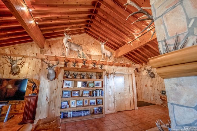 9239 Fm 133, Home with 7 bedrooms, 7 bathrooms and null parking in Cotulla TX | Image 34