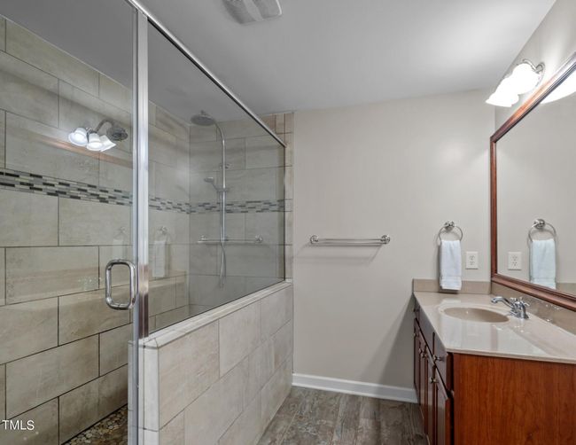 White Simple Real Estate Photo Collage-2 | Image 22
