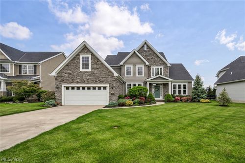 32708 Albion Dr, Avon Lake, OH, 44012-3401 | Card Image