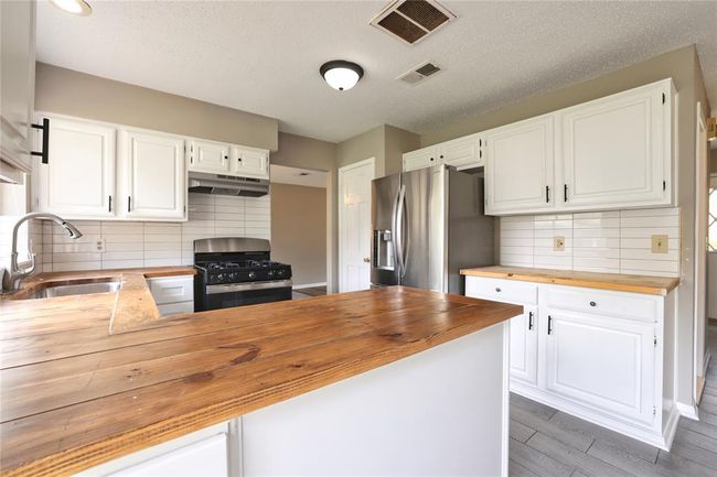 Kitchen | Image 8