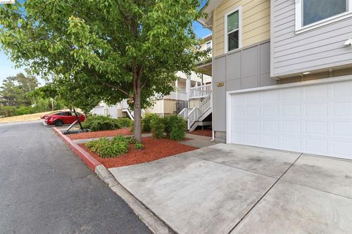 117 Kingswood Ln, Martinez, CA, 94553-4393 | Card Image