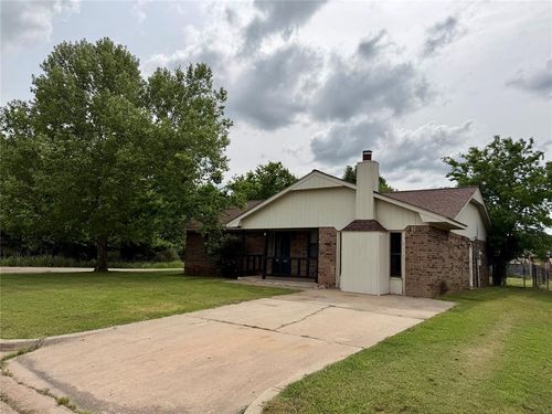 719 Geronimo, Pauls Valley, OK, 73075 | Card Image