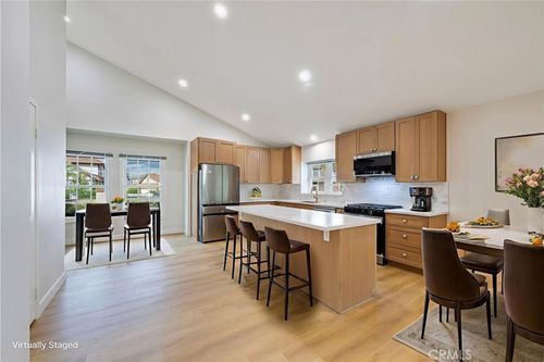 500 S Calle De Casas, Anaheim, CA, 92807-4704 | Card Image