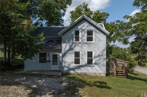 1212 15th St, Belle Plaine, IA, 52208-1661 | Card Image