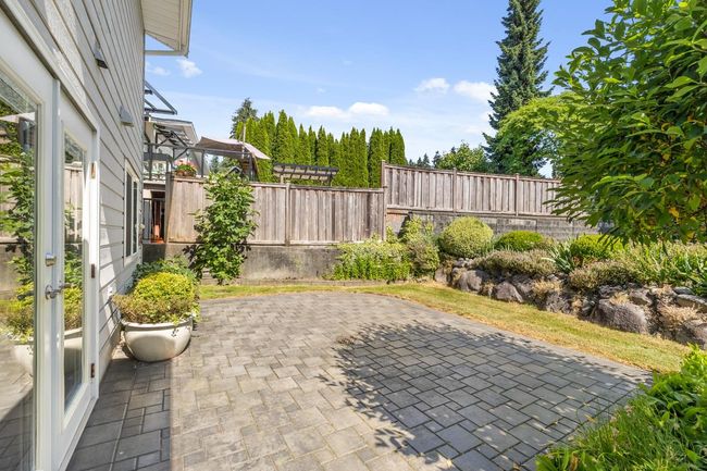 1605 Hemlock Pl, House other with 3 bedrooms, 3 bathrooms and 6 parking in Port Moody BC | Image 29