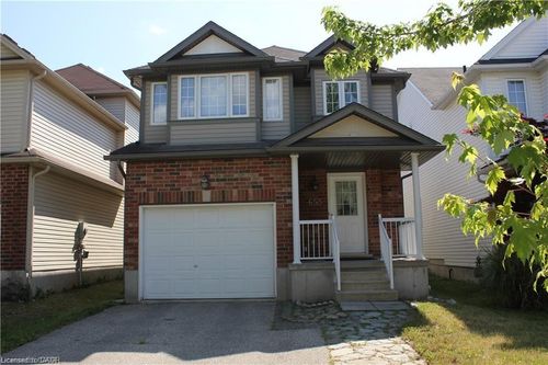 655 Violet St, Waterloo, ON, N2V2W1 | Card Image