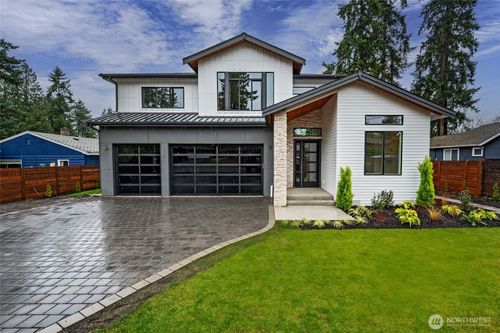 17526 Fremont Avenue N, Shoreline, WA, 98133 | Card Image