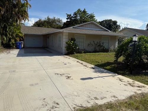 3215 1st Pl, Vero Beach, FL, 32968-2559 | Card Image