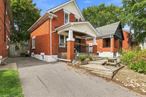 40 Guelph St, Kitchener, ON, N2H5W8 | Card Image