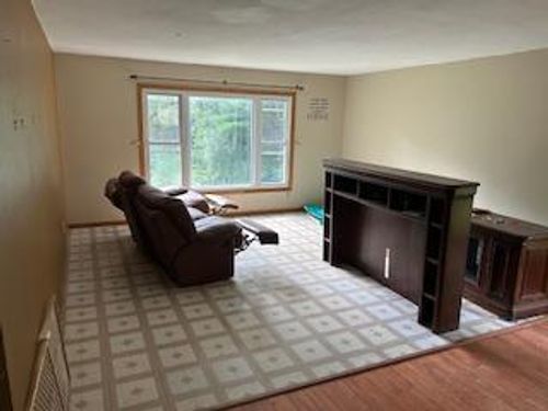 39183 Grand Ave, North Branch, MN, 55056-5066 | Card Image