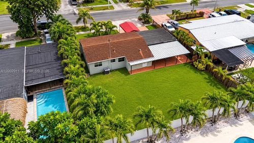 687 W 39th Pl, Hialeah, FL, 33012-4244 | Card Image