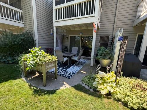 240 Marina Ct, Waterford, WI, 53185-4475 | Card Image
