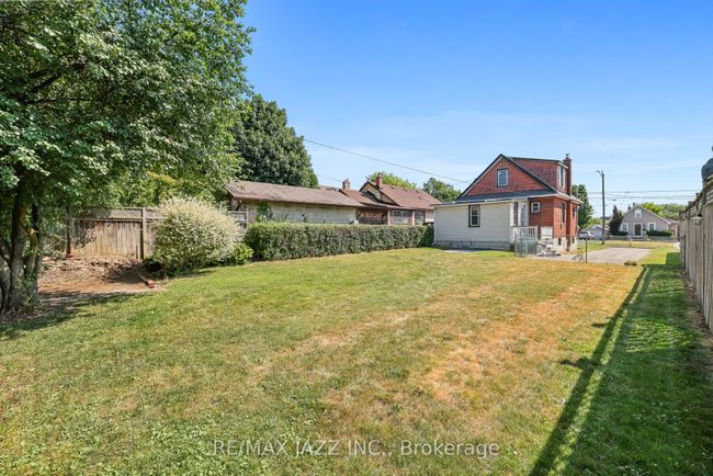 110 Gibbons St, House other with 3 bedrooms, 2 bathrooms and 3 parking in Oshawa ON | Image 42