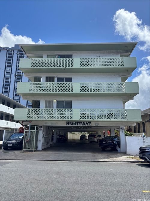 apt-303-2120 Fern St, Honolulu, HI, 96826-4152 | Card Image