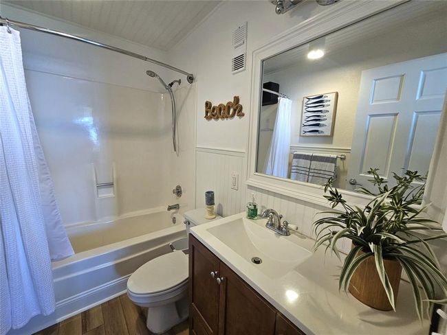APT-804 - 415 E Beach Dr, Condo with 0 bedrooms, 1 bathrooms and null parking in Galveston TX | Image 22
