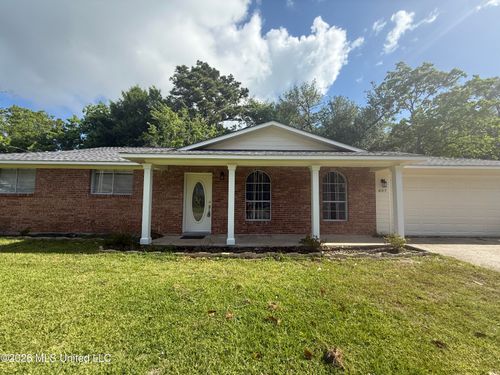 607 Sunset Dr, Bay Saint Louis, MS, 39520-2809 | Card Image