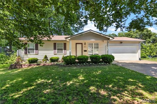 3911 Jane Ave, Saint Ann, MO, 63074-1911 | Card Image