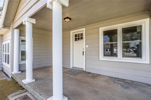 410 W Broadway St, Thomas, OK, 73669-7653 | Card Image