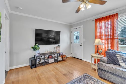 105 Tower St, Duncan, SC, 29334-9570 | Card Image