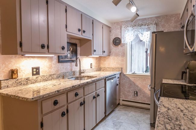 60 - 60 College Overlook, Condo with 3 bedrooms, 3 bathrooms and null parking in Grantham NH | Image 4