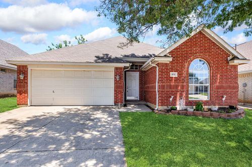 8737 San Joaquin Trl, Fort Worth, TX, 76118-7835 | Card Image