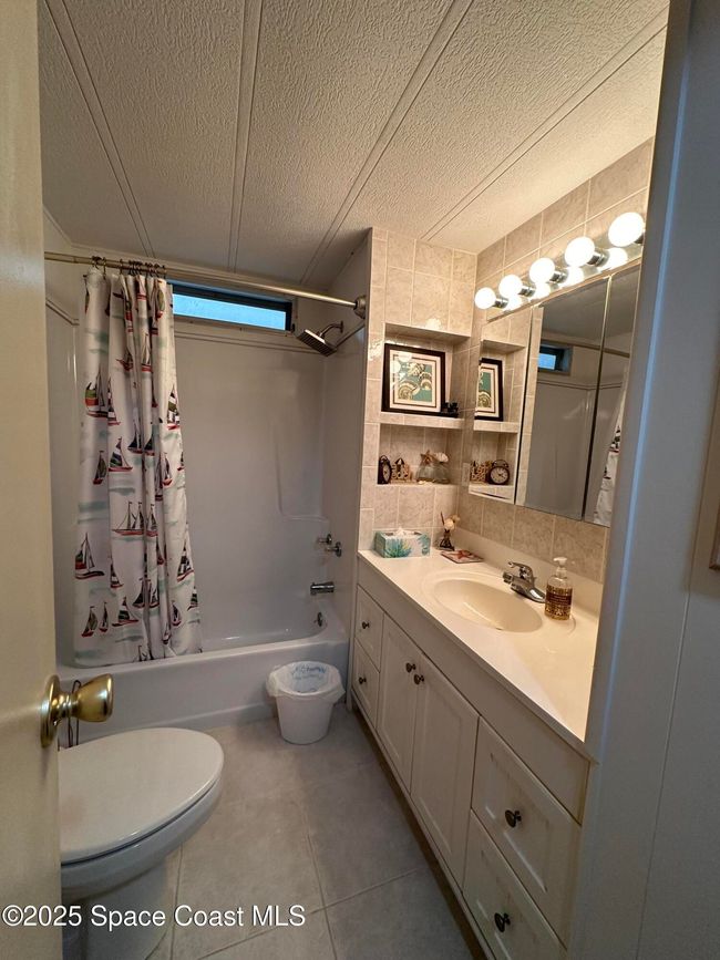 1437 Barefoot Cir, House other with 2 bedrooms, 2 bathrooms and null parking in Barefoot Bay FL | Image 8