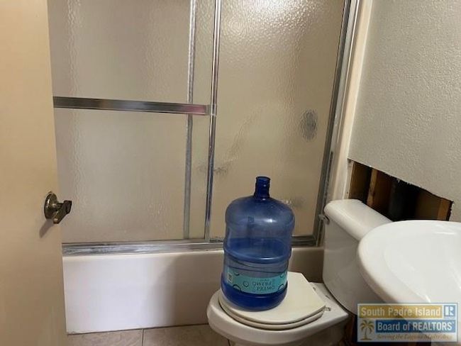 909 N Shore Dr, House other with 3 bedrooms, 2 bathrooms and null parking in Port Isabel TX | Image 12
