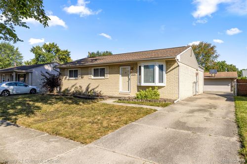 39250 Northampton St, Westland, MI, 48186-3715 | Card Image